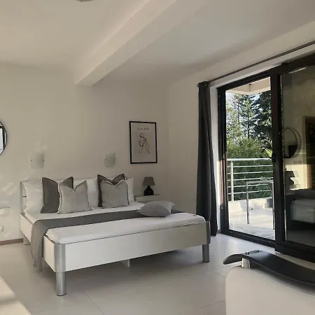 Stefan Apartment