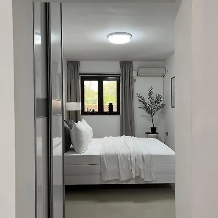 Stefan Apartment *