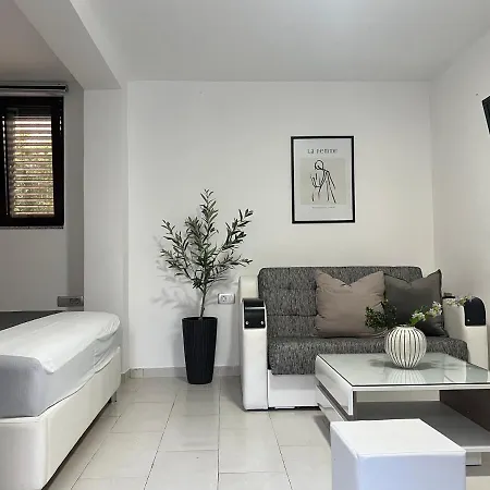 Stefan Apartment *