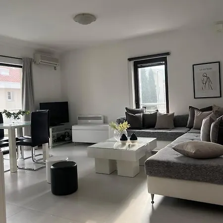Stefan Apartment Budva